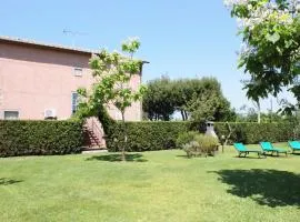 Apartment Casa Olmo Schwimmbad und Jacuzzi- privater Garten by Interhome