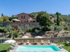 Apartment Wunderschöne Wohnung in Cortona mit Großer Terrasse by Interhome