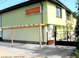 Guesthouse River House