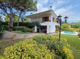 El Mirador de Can Barri BB Vistas Piscina y Desayuno Gourmet โรงแรมในBigues i Riells