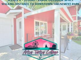 127 Hwy 71 AT Bunk House, Hotel in Arnolds Park