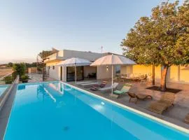 Holiday Home Demetra- moderne Villa mit Pool und Meerblick by Interhome