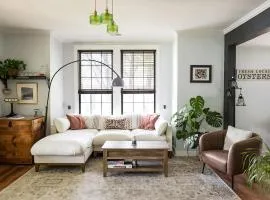 Couples Cottage with Hot Tub