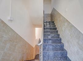 Hotel O I Care With Greenery Comforts โรงแรมในTumkūr