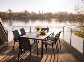 Traumapartment mit Panoramaseeblick und großer Dachterrasse, hotel in Plön