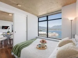 Elegant 2BR Condo with Spectacular Mountain Views and Modern Comfort