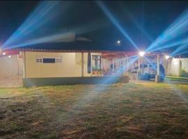 Chalé funcional, equipado, Hotel in Rio do Fogo