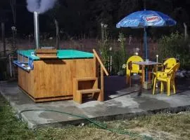 Cabaña para 8, tinaja y quincho cerca Colico