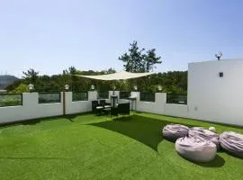 Busan Mandiga Pool Villa