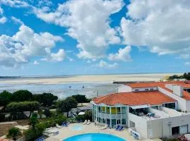 Appartement avec vue mer et piscine, 4 personnes - FR-1-709-101