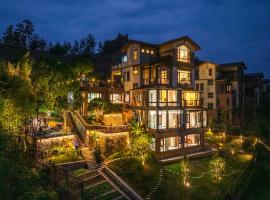 Zhangjiajie Cloudscape Villa - New Hotel, Free Airport, Free Forest Park South & East Gate Shuttle, Free Breakfast, Free Laundry & Dryer Service, Ticket Guidance, Free Itinerary Planning، فندق في تشانغجياجيه