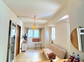 Apartemen Cantik 2BR Kelapa Gading FREE WIFI, hotel en Yakarta