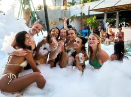 Lay Day Hostel Uluwatu、ウルワツのホテル