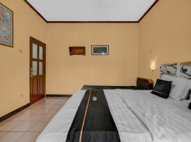 Capital O 95142 Villa Mutiara Cisarua, מלון בSampal 2