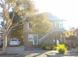 Cozy Condo In Prime Location next to the marina, hotel u gradu 'Berkeley'