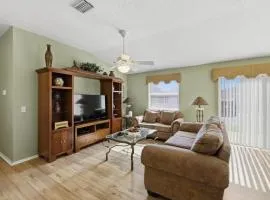 Lovely 2BR Near Lake Sumter and Brownwood With Golfcart