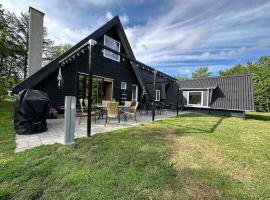Holiday Home With Spa Sauna And Hot Tub, hotel em Farsø