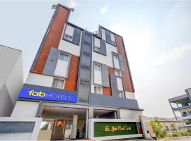 FabHotel Lake View Castle, hotel sa Warangal