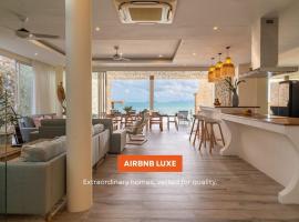 Beachfront 6BR Luxury Escape Private Pool: Ko Samui'de bir otel