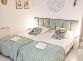 Viesnīca KRK stop near airport pilsētā Cholerzyn