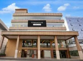 Super Townhouse ORR Marathahalli Formerly Krishna Boutique