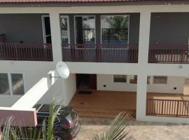 3 Bedrooms Ensuite Furnished Duplex Beach Front House โรงแรมในKasoa