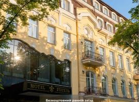 Alexandrovskiy Hotel, hótel í Odessa