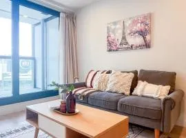 Premium Urban Oasis w Sky tower Views Private Balcony