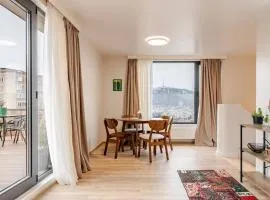 Spacious City-View Home in Tbilisi Terrace & BBQ