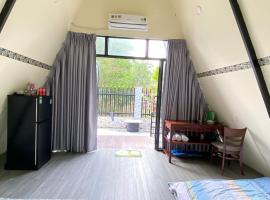 Á Âu Family Homestay, hotel sa Hàm Tân