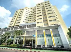 Summit Pavilion Hotel