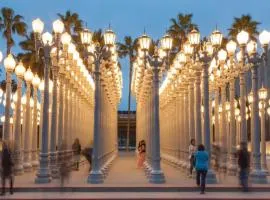 3-Bedroom Luxury Villa Near Dodger Stadium, Downtown LA Free Parking