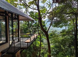 Kuala Kubu Baharu में, होटल Stunning Mountain View Lodge with Pool Lauhaus2