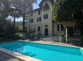 Dimora Vista Lago Con Piscina