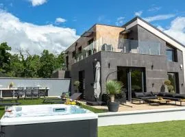 Villa Porta Verde II - Private jacuzzi & Garden