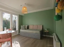 Studio Saint Gilles Croix de Vie avec jardinet entre plage, ville et port