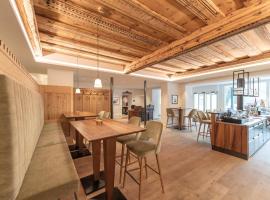 치에네스에 위치한 호텔 Hotel Gassenwirt