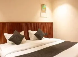 Comfy GK Residency