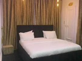 Zaphomes Luxury Apartment