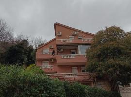 Una Apartments, hotel a Budva