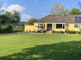 3 Bed in Broadhembury oc-t27980