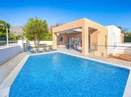 Villa Pomera Dos by Villa Plus