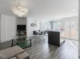 Modern 2BR Apartment with Terrace in Valencia