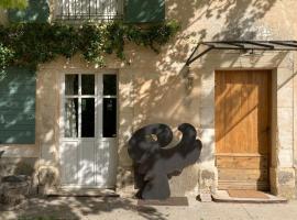 Le Mas Caché - Charming house in the countryside، فندق في كافايو