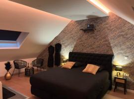 Suite Majestic, hotel din Folkling