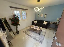 AIOLOS COZY alimos center APARTMENT near the sea