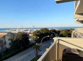 Blue Zen beachfront apartment