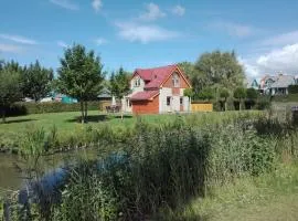 Holiday Home Einmalige- ruhige Ferienvilla im Grünen by Interhome