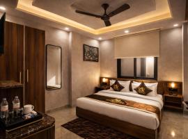 The Signature Stayz Near Delhi Airport, hotel dengan hot tub di New Delhi