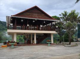 Bản Hoa Anh Đào – hotel w mieście Bảo Lâm